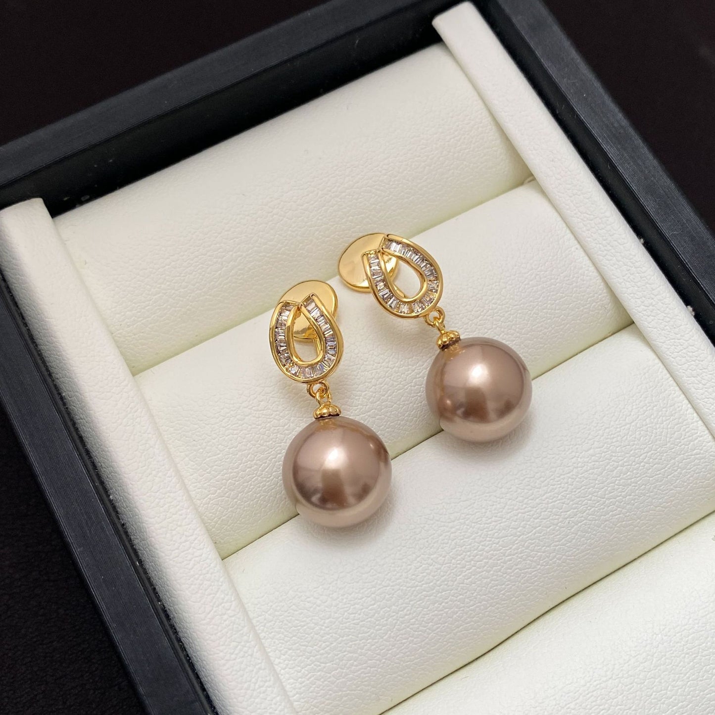 Elegant Geometric Champagne Pearl Earrings – Modern Luxury Drop Jewelry for Women