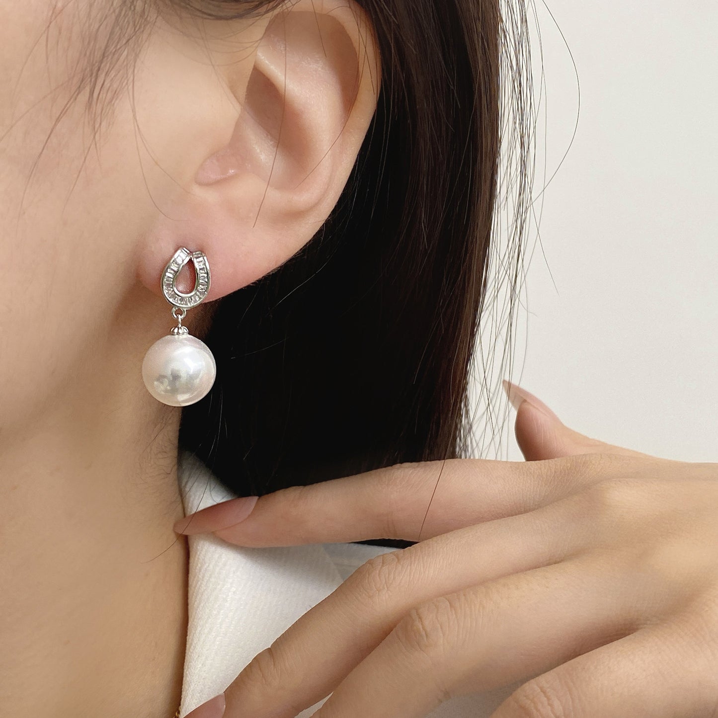 Elegant Geometric Champagne Pearl Earrings – Modern Luxury Drop Jewelry for Women