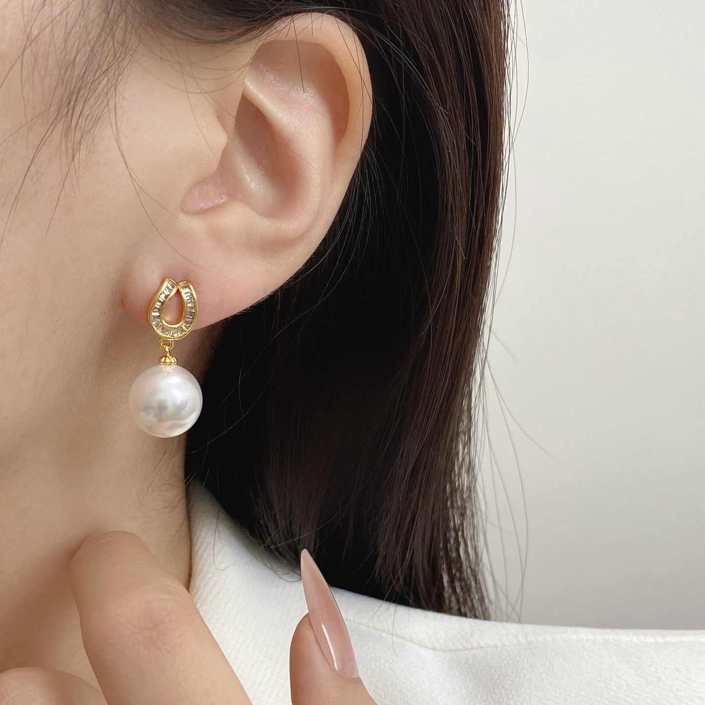 Elegant Geometric Champagne Pearl Earrings – Modern Luxury Drop Jewelry for Women